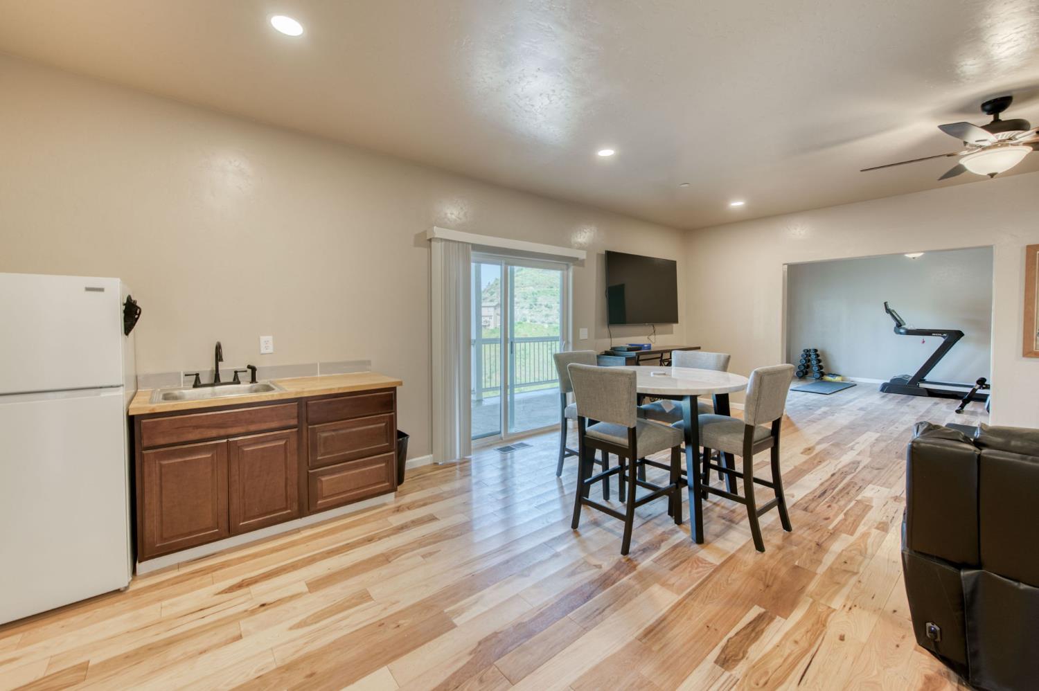 28053 Sky Harbour Rd, Friant, CA 93626