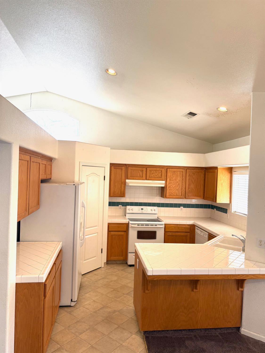 10201 N Whitney Ave, Fresno, CA 93730