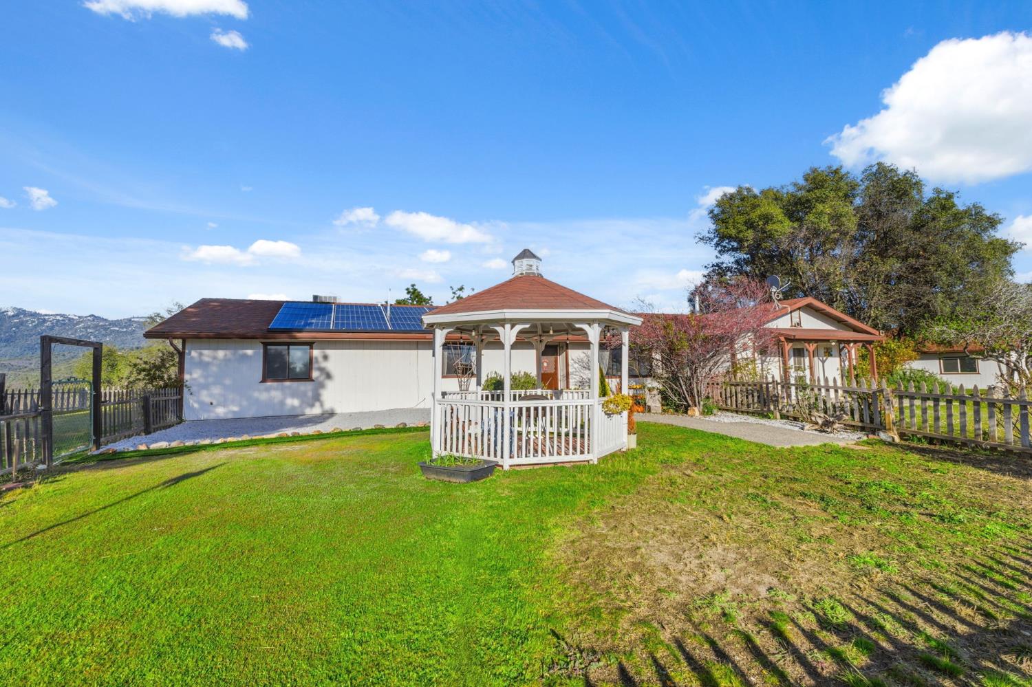 44800 Ahwahnee Acres Rd, Ahwahnee, CA 93601