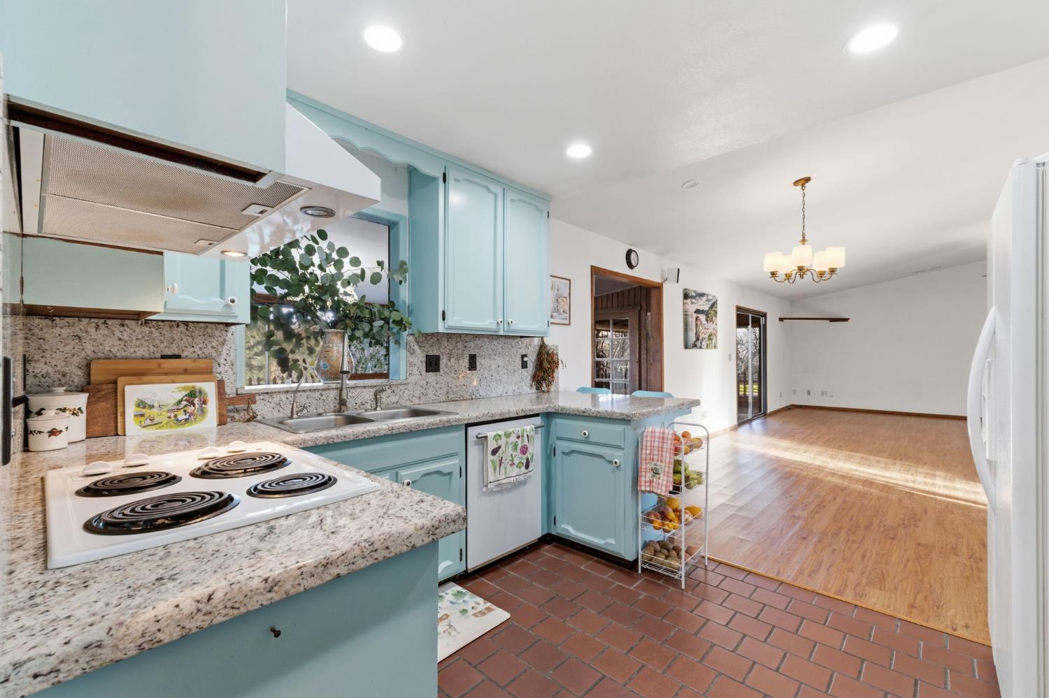 44800 Ahwahnee Acres Rd, Ahwahnee, CA 93601