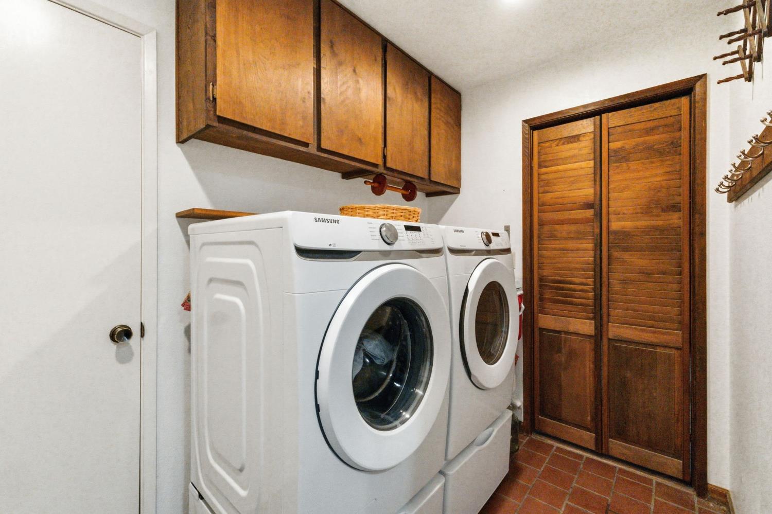 44800 Ahwahnee Acres Rd, Ahwahnee, CA 93601