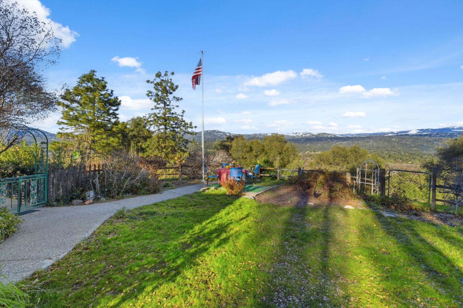 44800 Ahwahnee Acres Rd, Ahwahnee, CA 93601