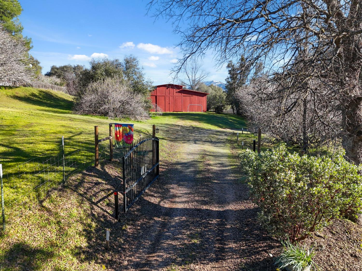 44800 Ahwahnee Acres Rd, Ahwahnee, CA 93601
