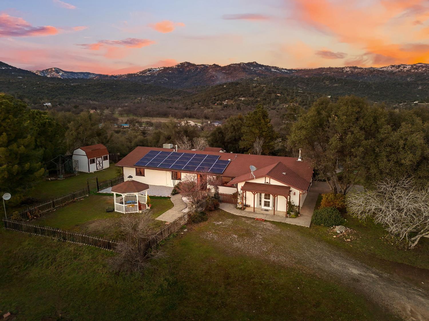 44800 Ahwahnee Acres Rd, Ahwahnee, CA 93601