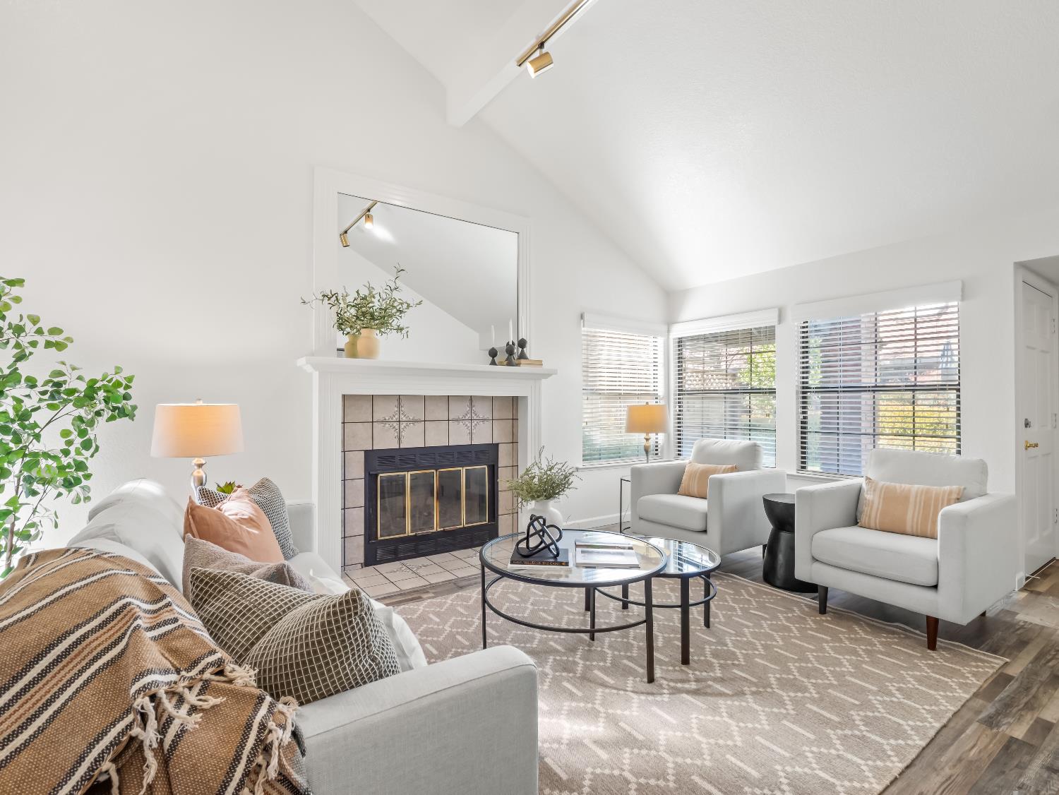 7029 N Teilman Ave, Fresno, CA 93711