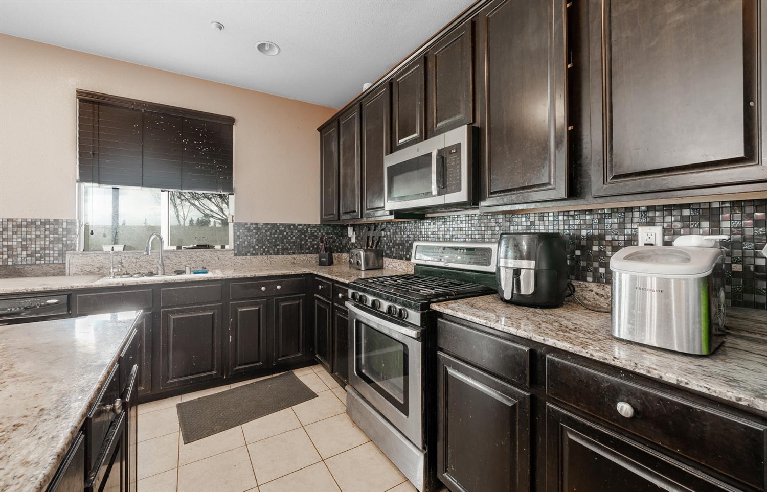 5368 E Tower Ave, Fresno, CA 93725