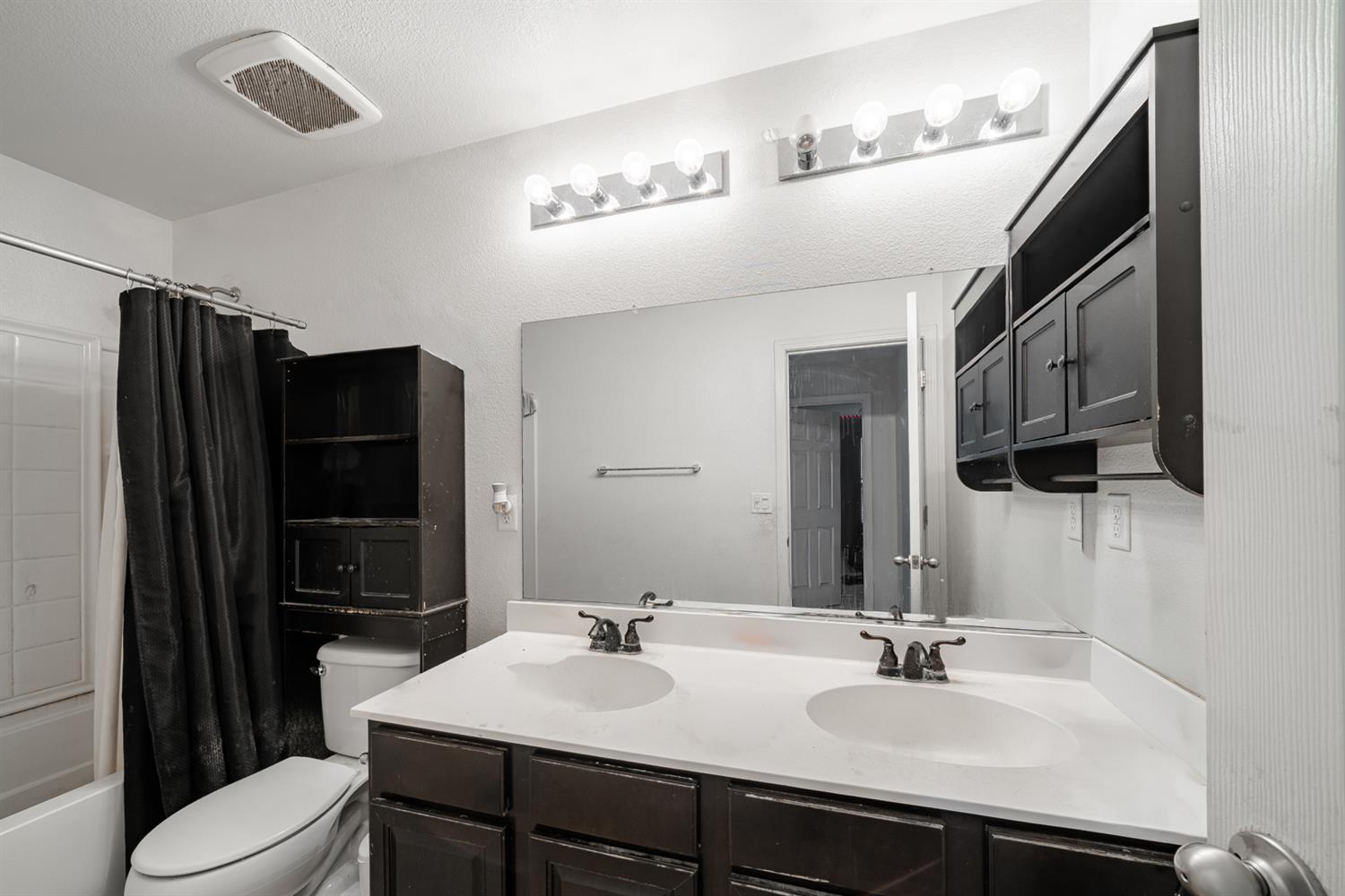 5368 E Tower Ave, Fresno, CA 93725