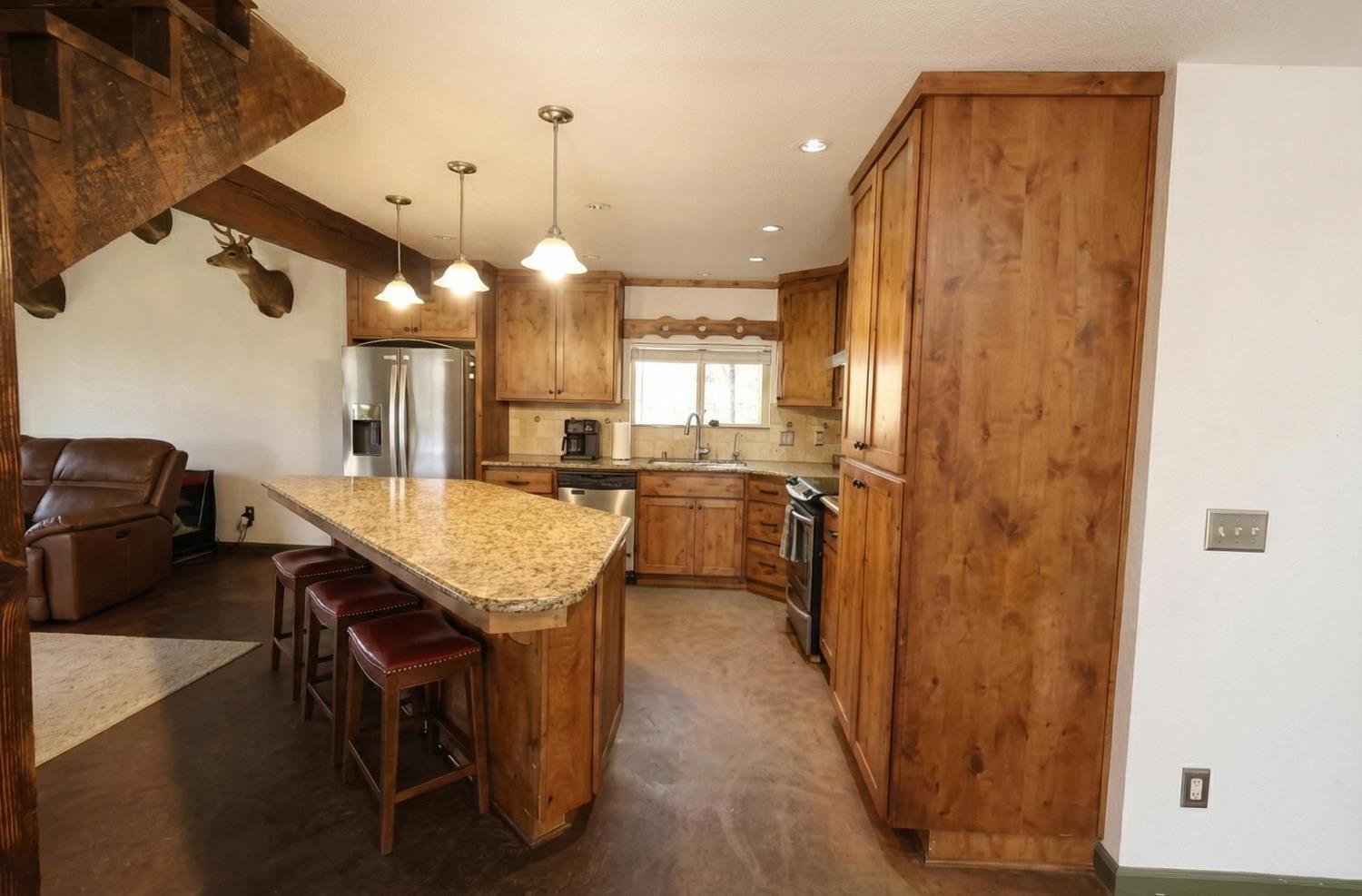 14788 Blue Oak Ln, Prather, CA 93651