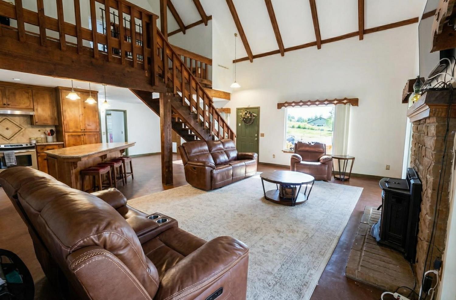 14788 Blue Oak Ln, Prather, CA 93651