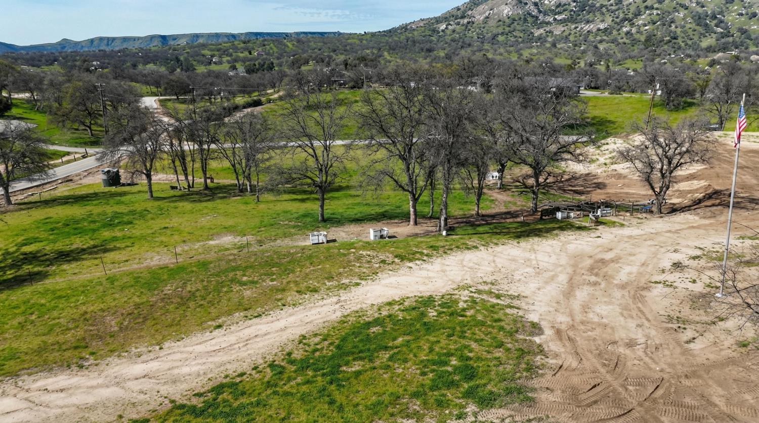 14788 Blue Oak Ln, Prather, CA 93651