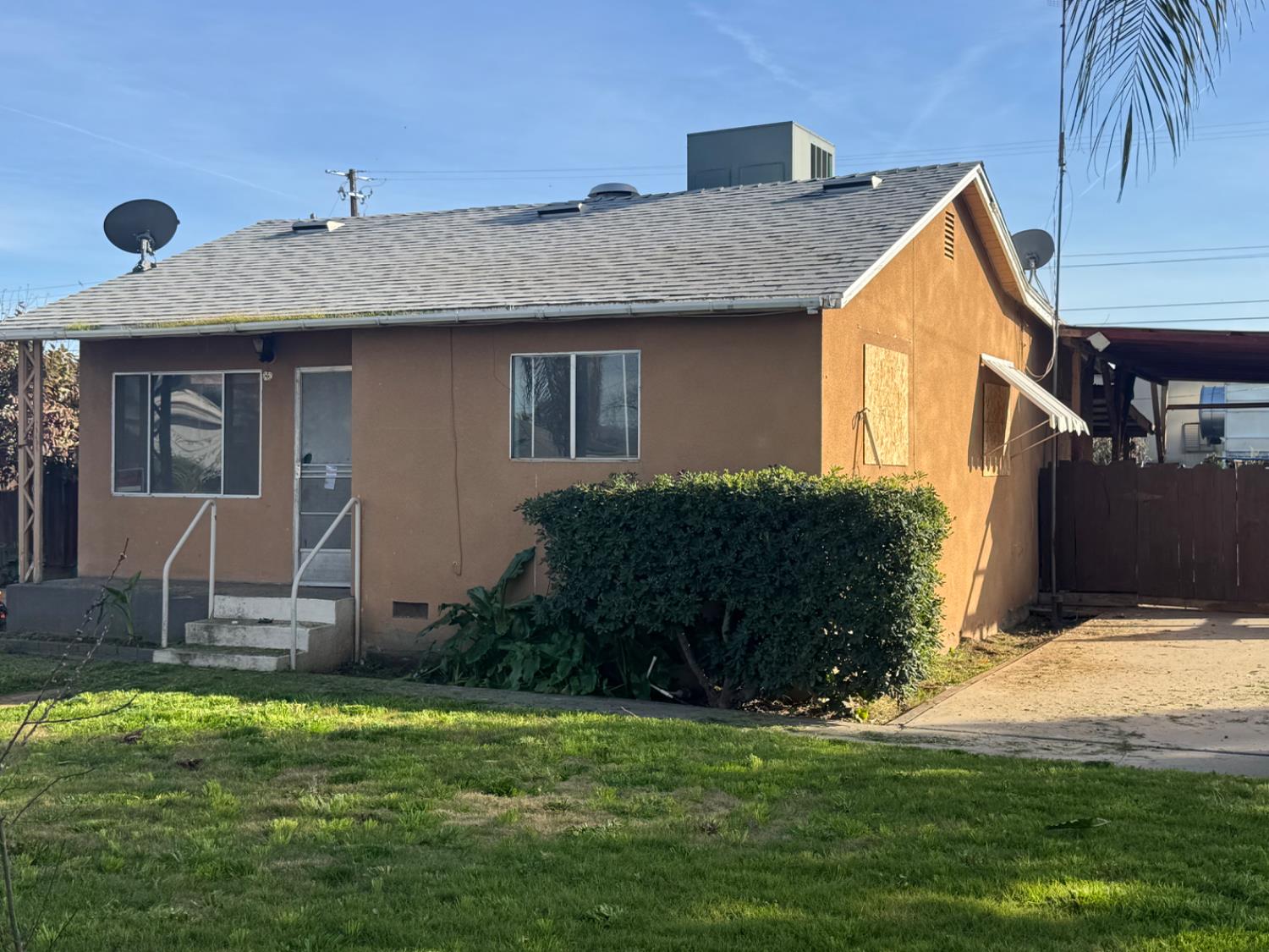 12935 Sierra, Cutler, CA 93615