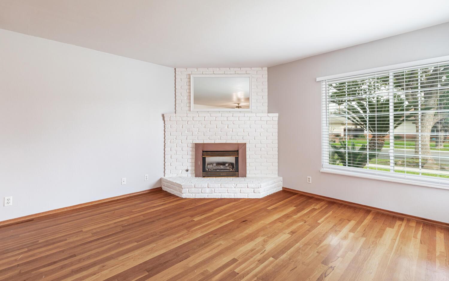 4365 N 5Th St, Fresno, CA 93726