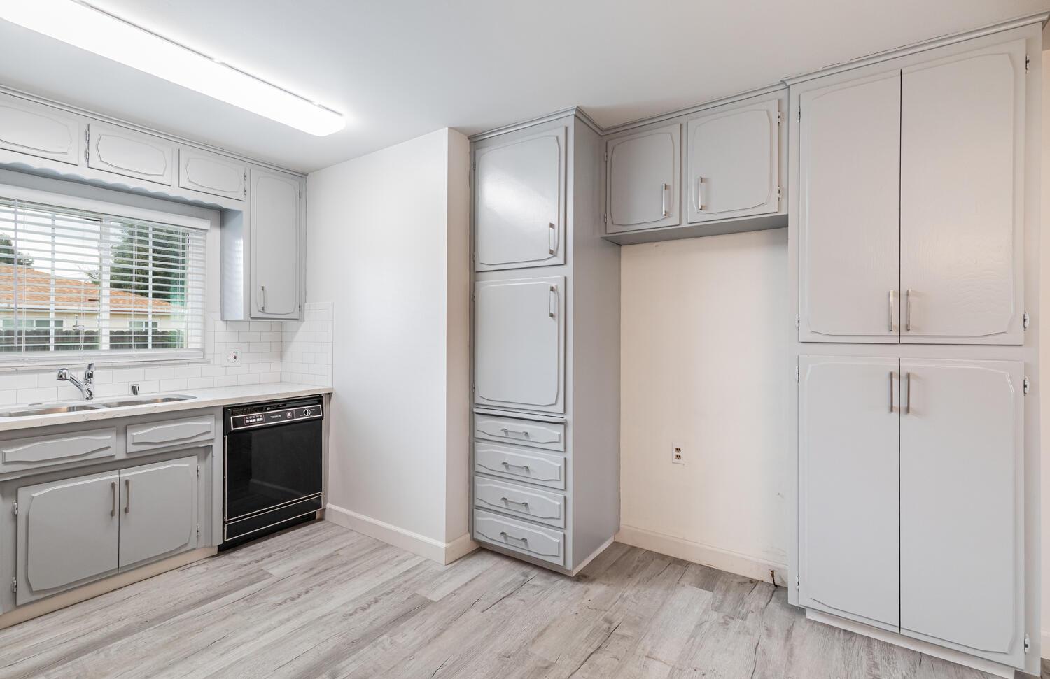 4365 N 5Th St, Fresno, CA 93726