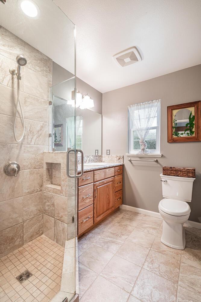 4365 N 5Th St, Fresno, CA 93726