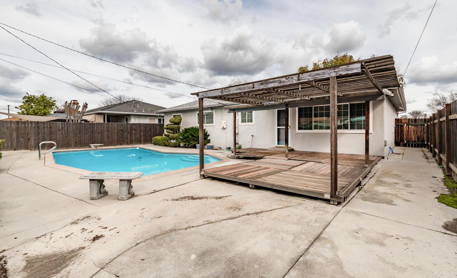 4365 N 5Th St, Fresno, CA 93726