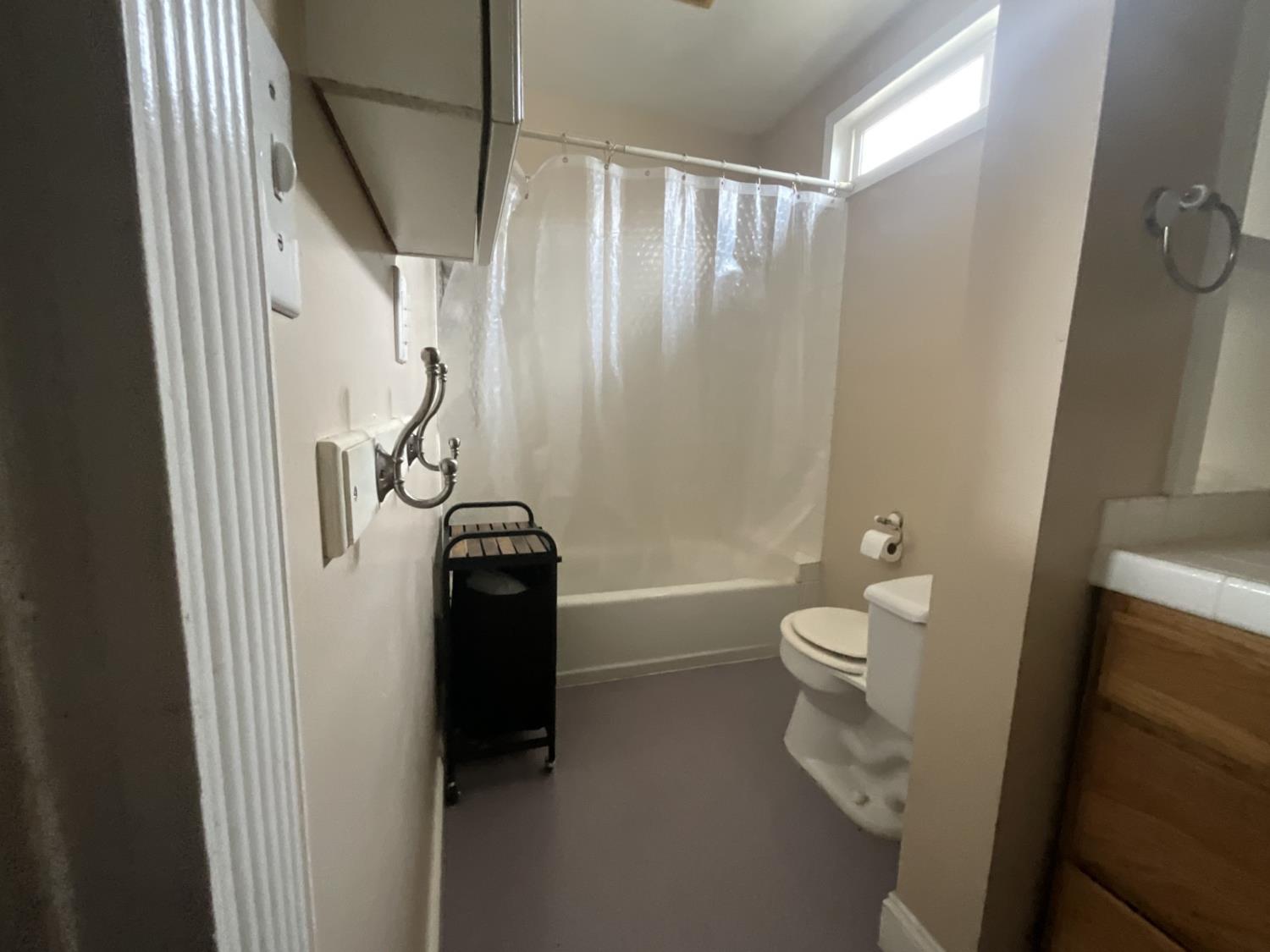 515 Neville St, Hanford, CA 93230