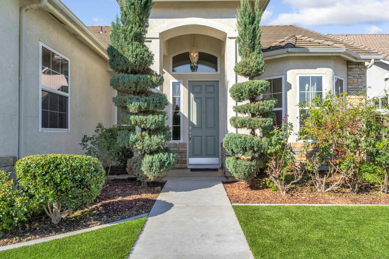 7261 N Ivanhoe Ave, Fresno, CA 93722