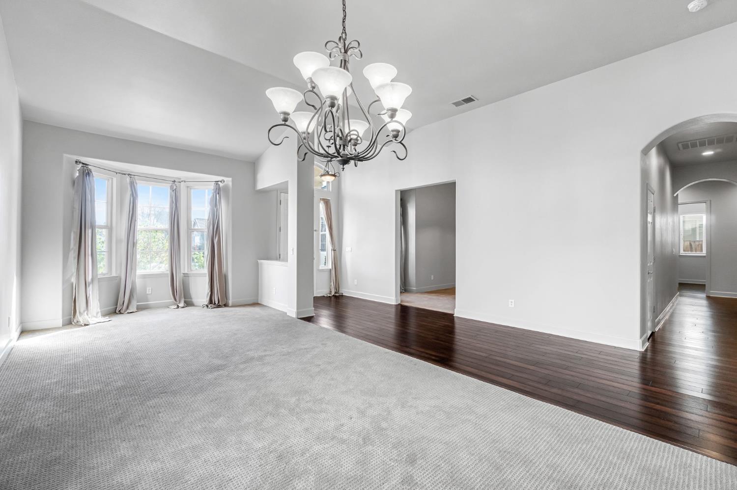 7261 N Ivanhoe Ave, Fresno, CA 93722