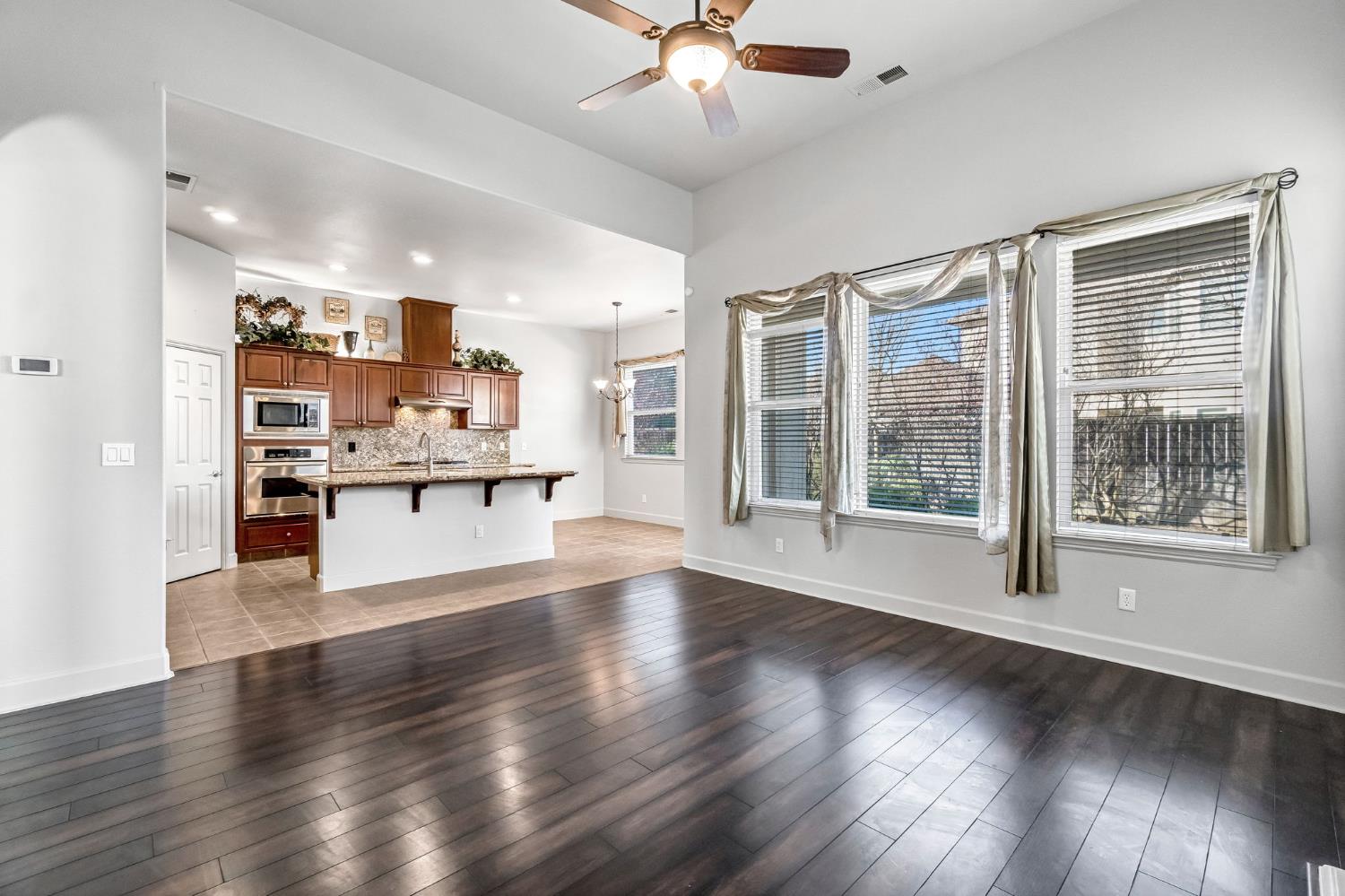 7261 N Ivanhoe Ave, Fresno, CA 93722