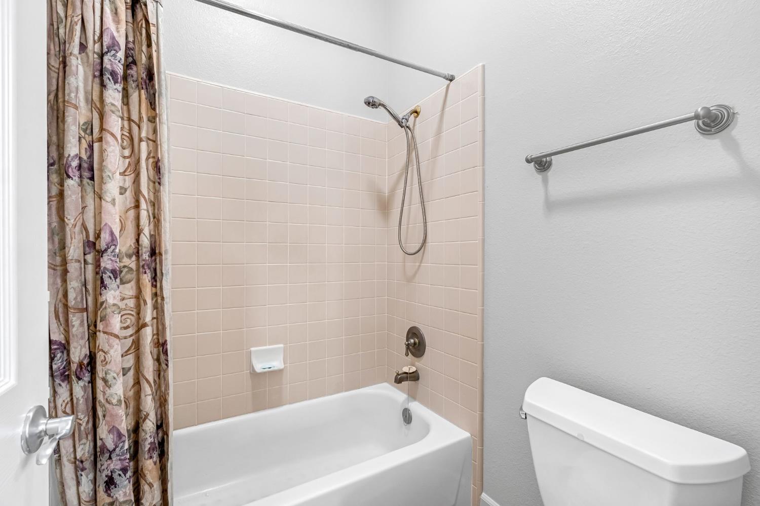 7261 N Ivanhoe Ave, Fresno, CA 93722