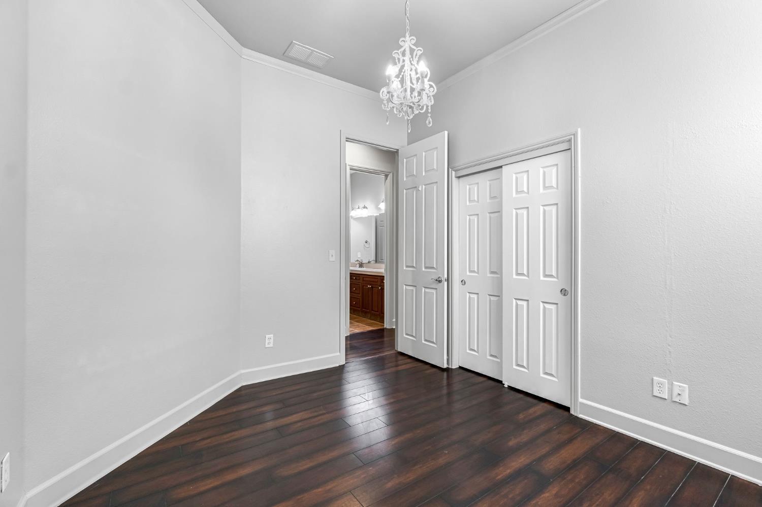 7261 N Ivanhoe Ave, Fresno, CA 93722