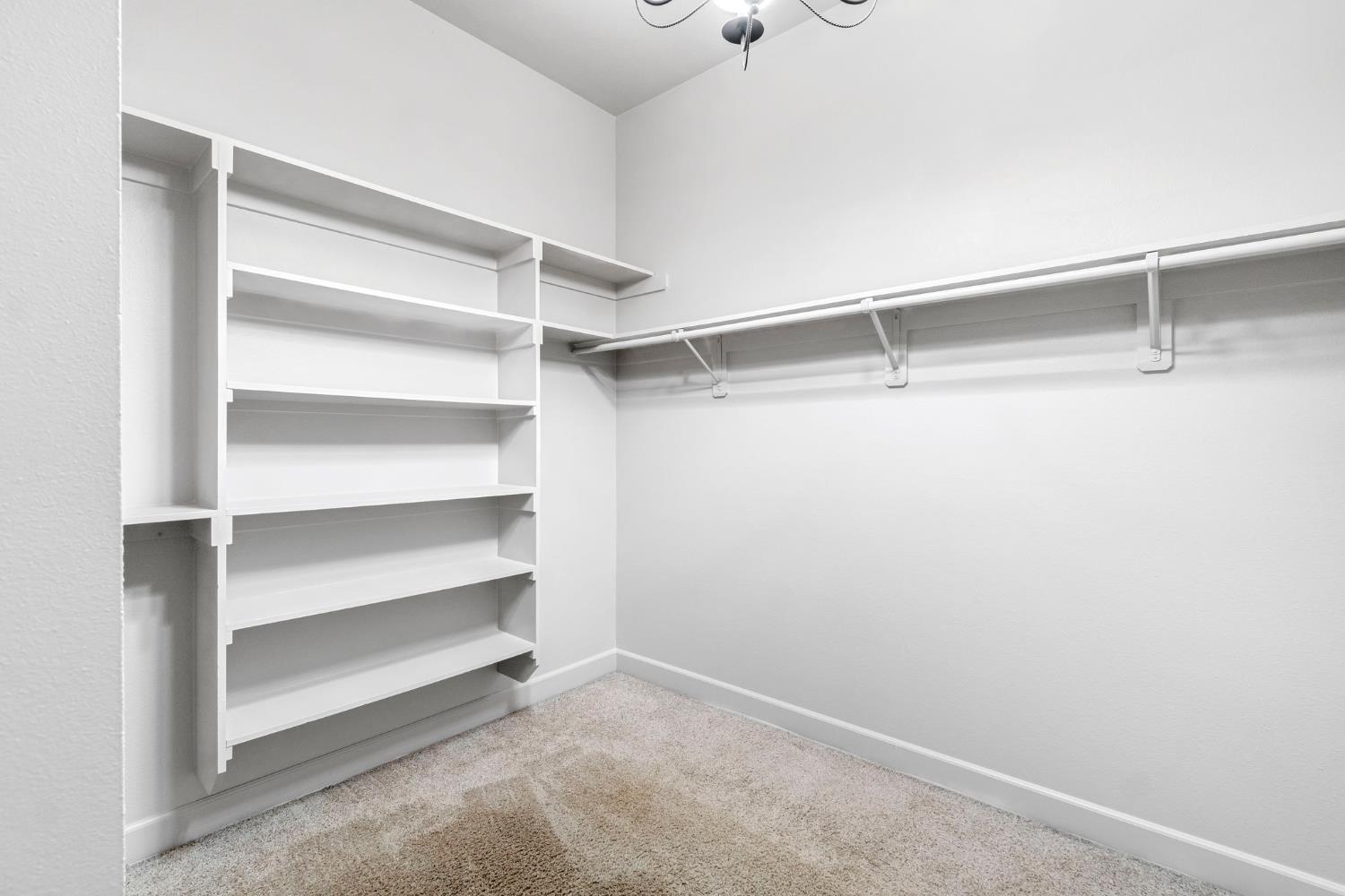 7261 N Ivanhoe Ave, Fresno, CA 93722