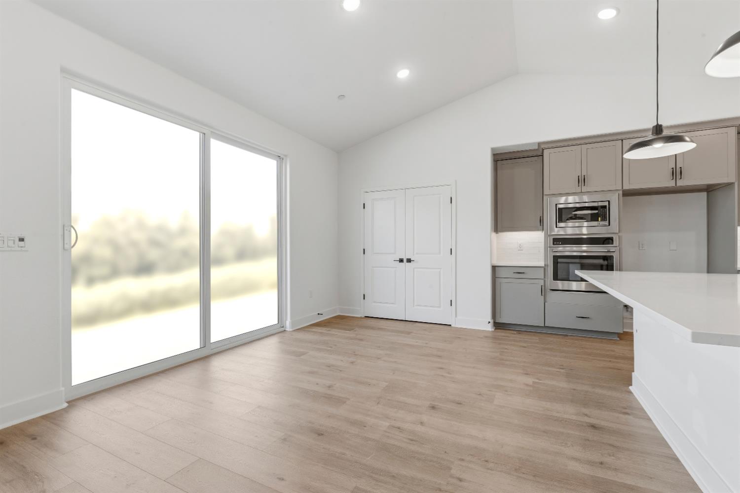 8069 Cottonwood Dr, Friant, CA 93626