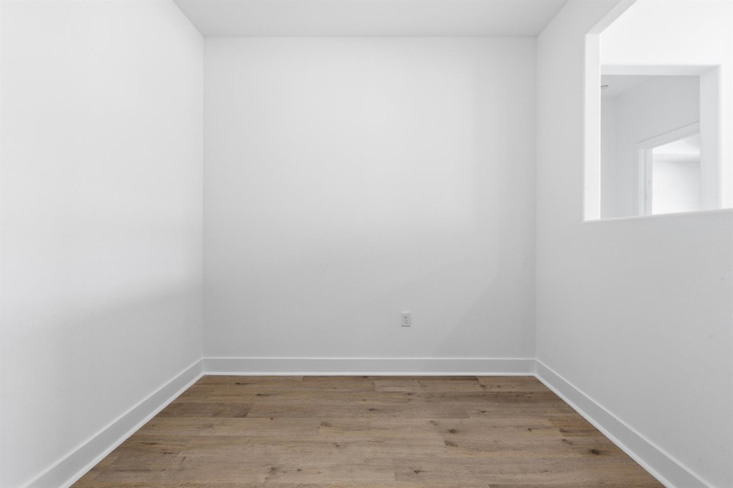 8069 Cottonwood Dr, Friant, CA 93626