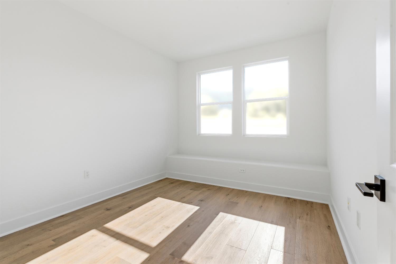 8069 Cottonwood Dr, Friant, CA 93626