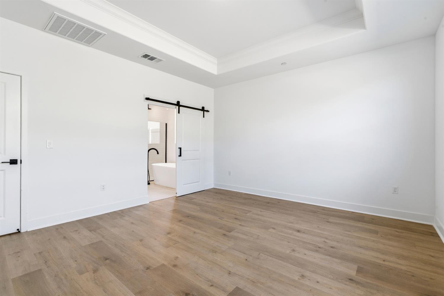 8069 Cottonwood Dr, Friant, CA 93626