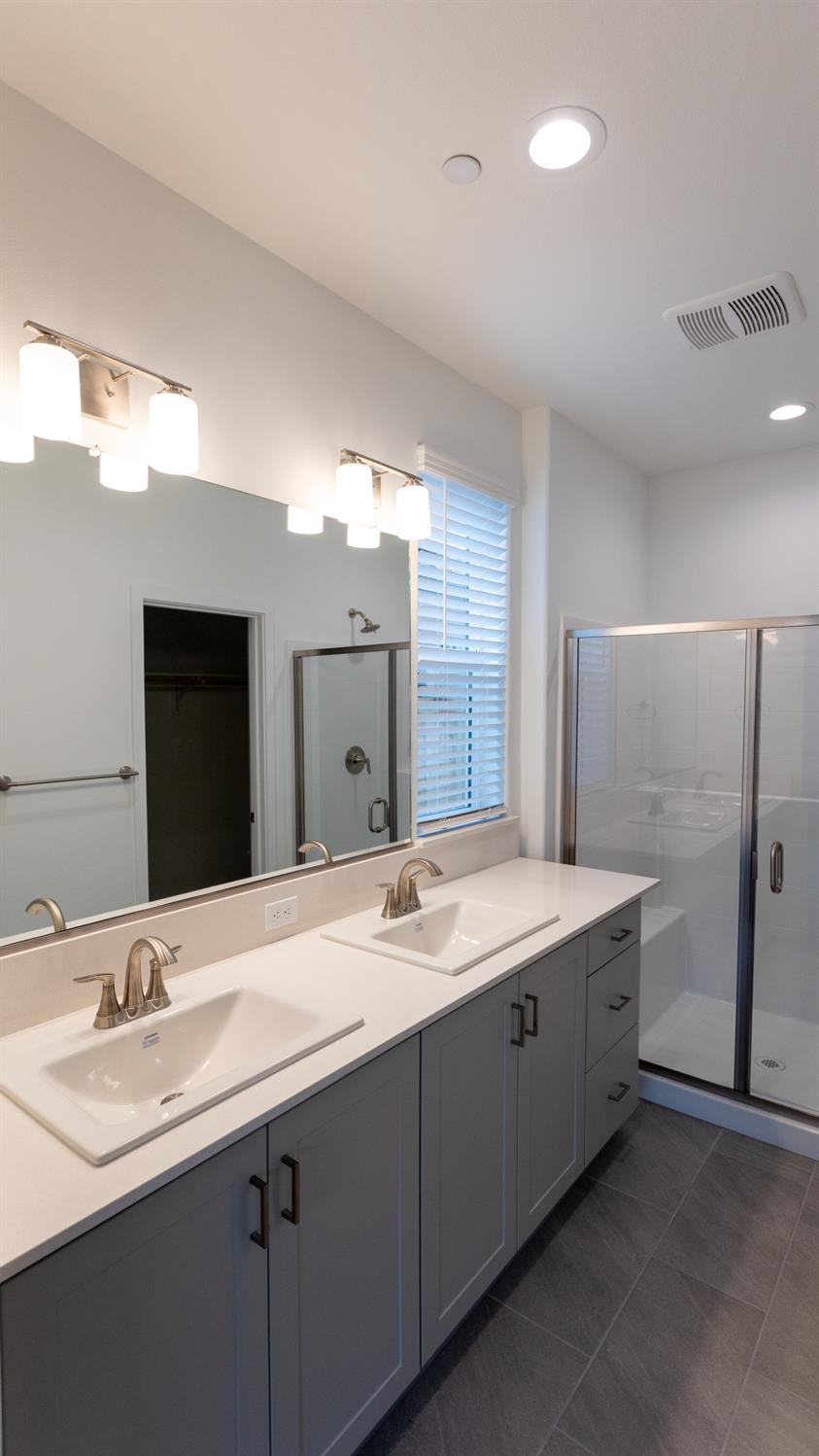 4178 Agnes Ln, Madera, CA 93636