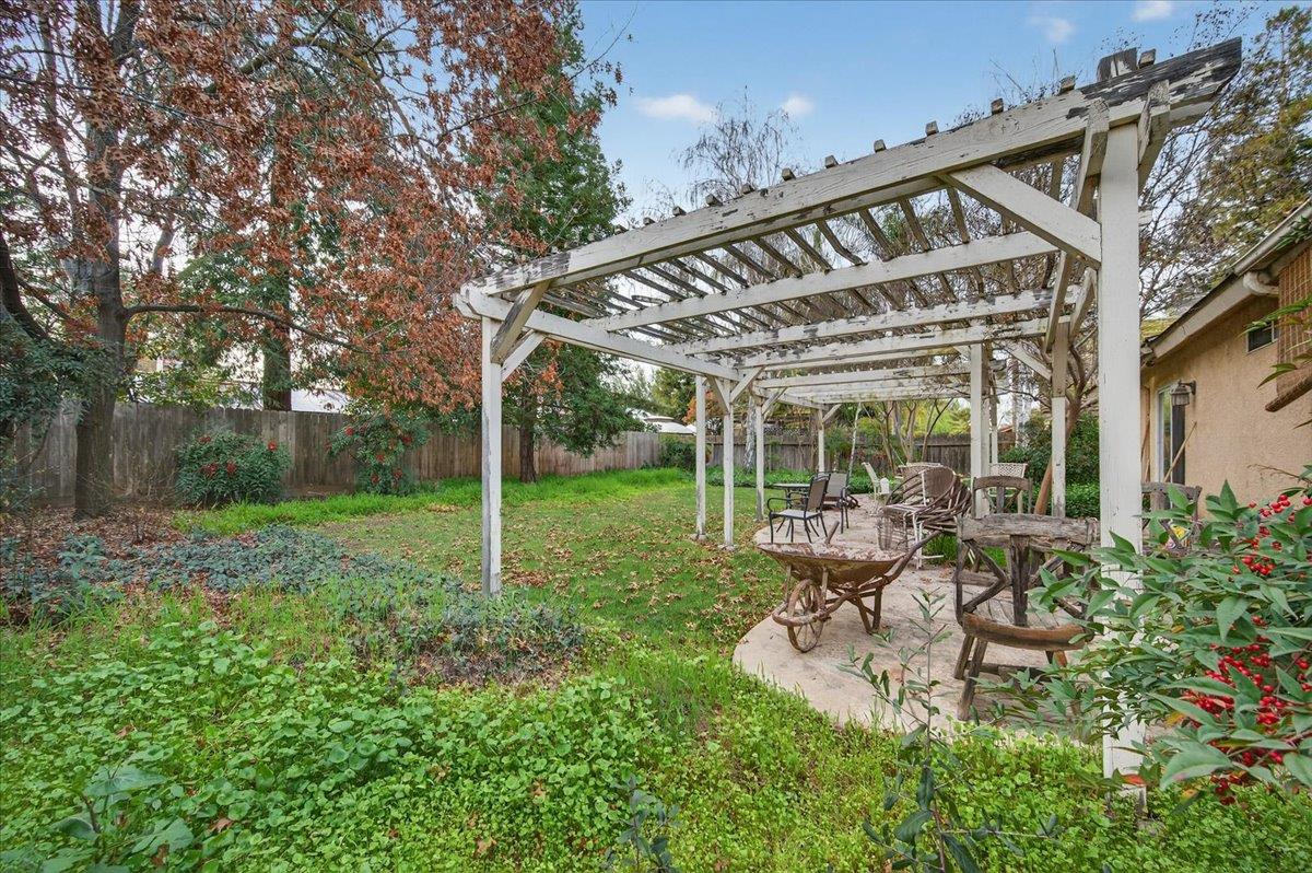 6353 N Brix, Fresno, CA 93722