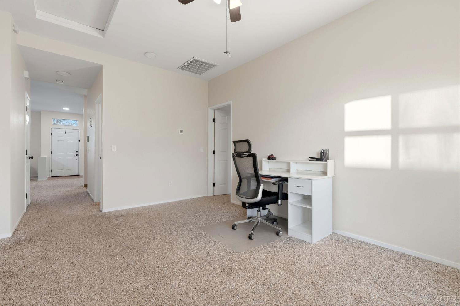 687 Woodridge Ct, Lemoore, CA 93245