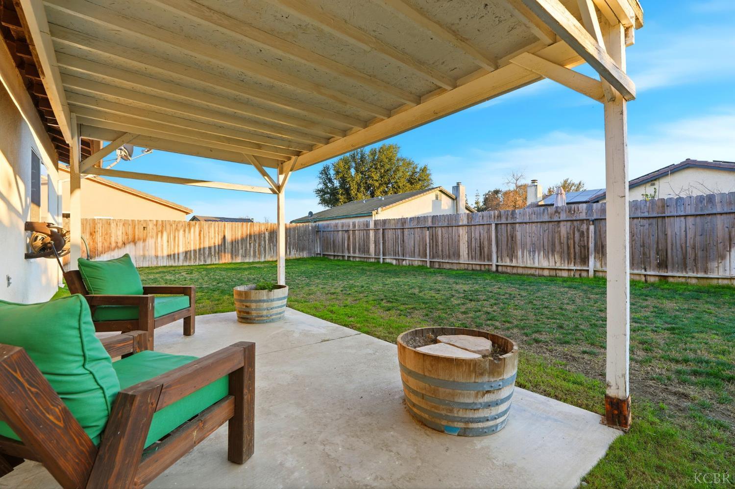 687 Woodridge Ct, Lemoore, CA 93245