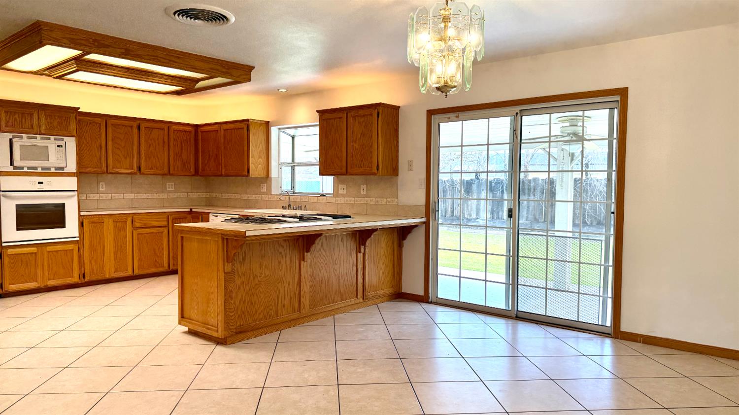 2335 N Douty St, Hanford, CA 93230