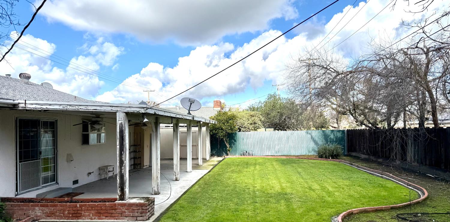 2335 N Douty St, Hanford, CA 93230