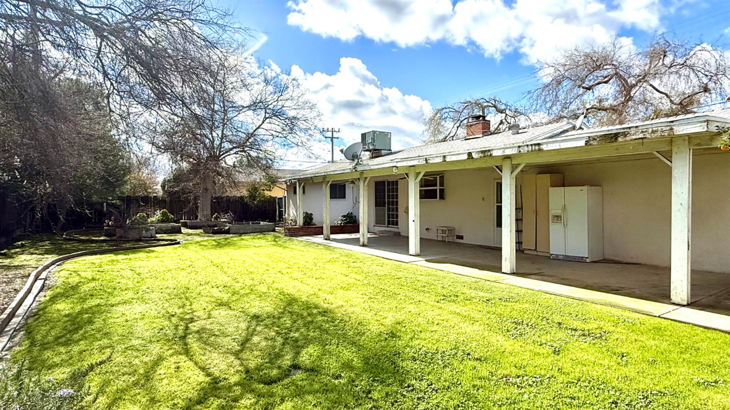 2335 N Douty St, Hanford, CA 93230