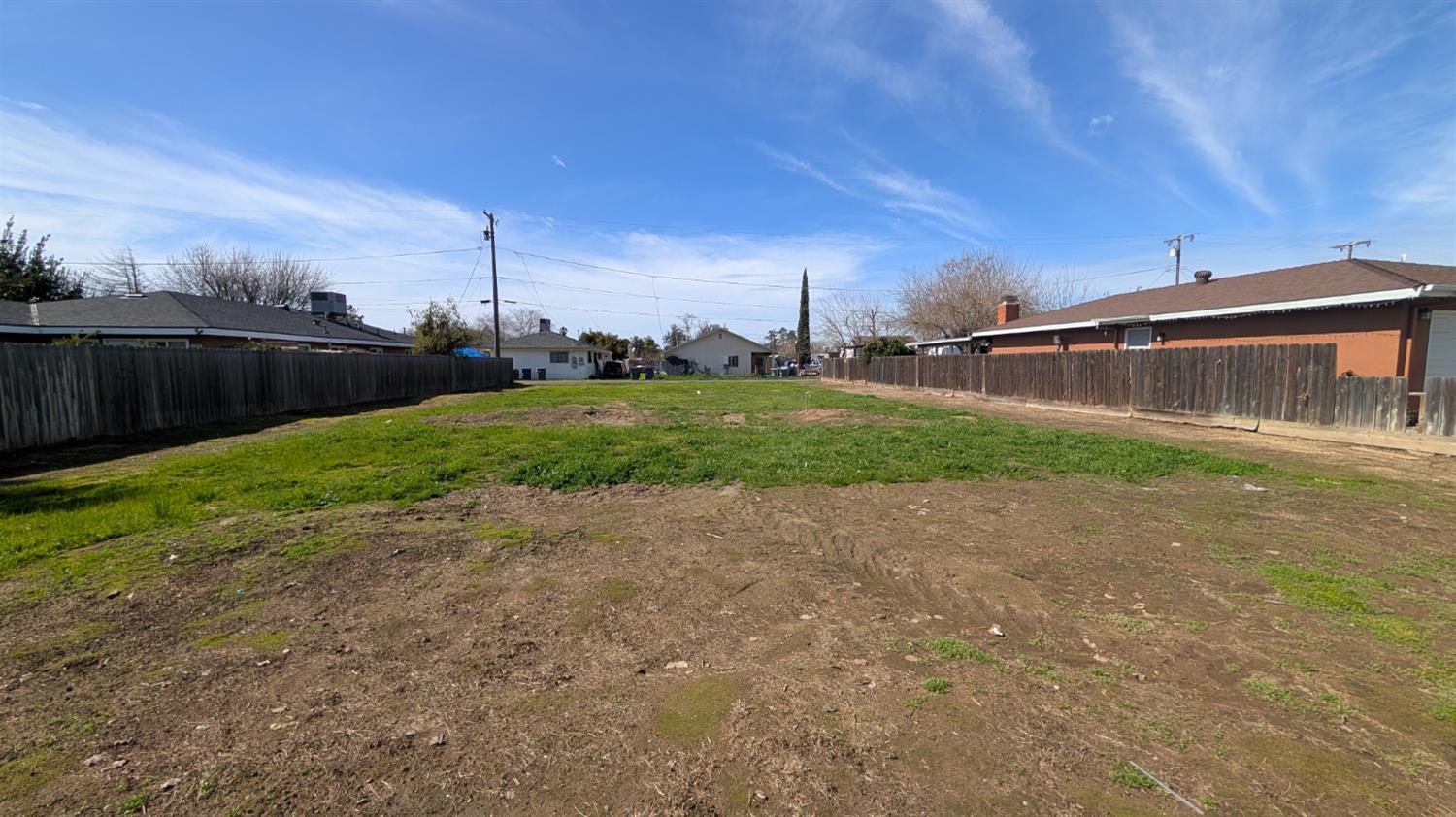 1114 Sierra St, Madera, CA 93638