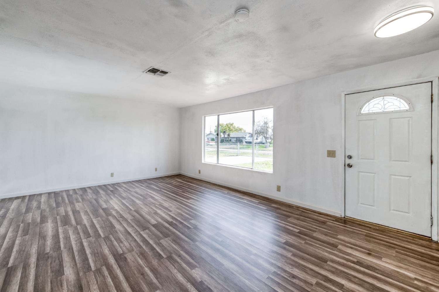 3448 W Peralta Way, Fresno, CA 93722