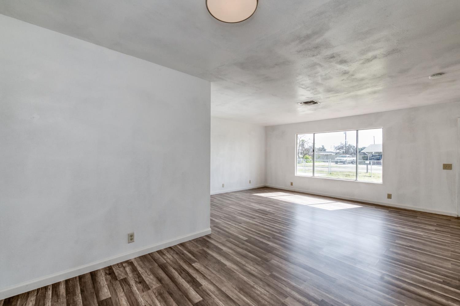 3448 W Peralta Way, Fresno, CA 93722