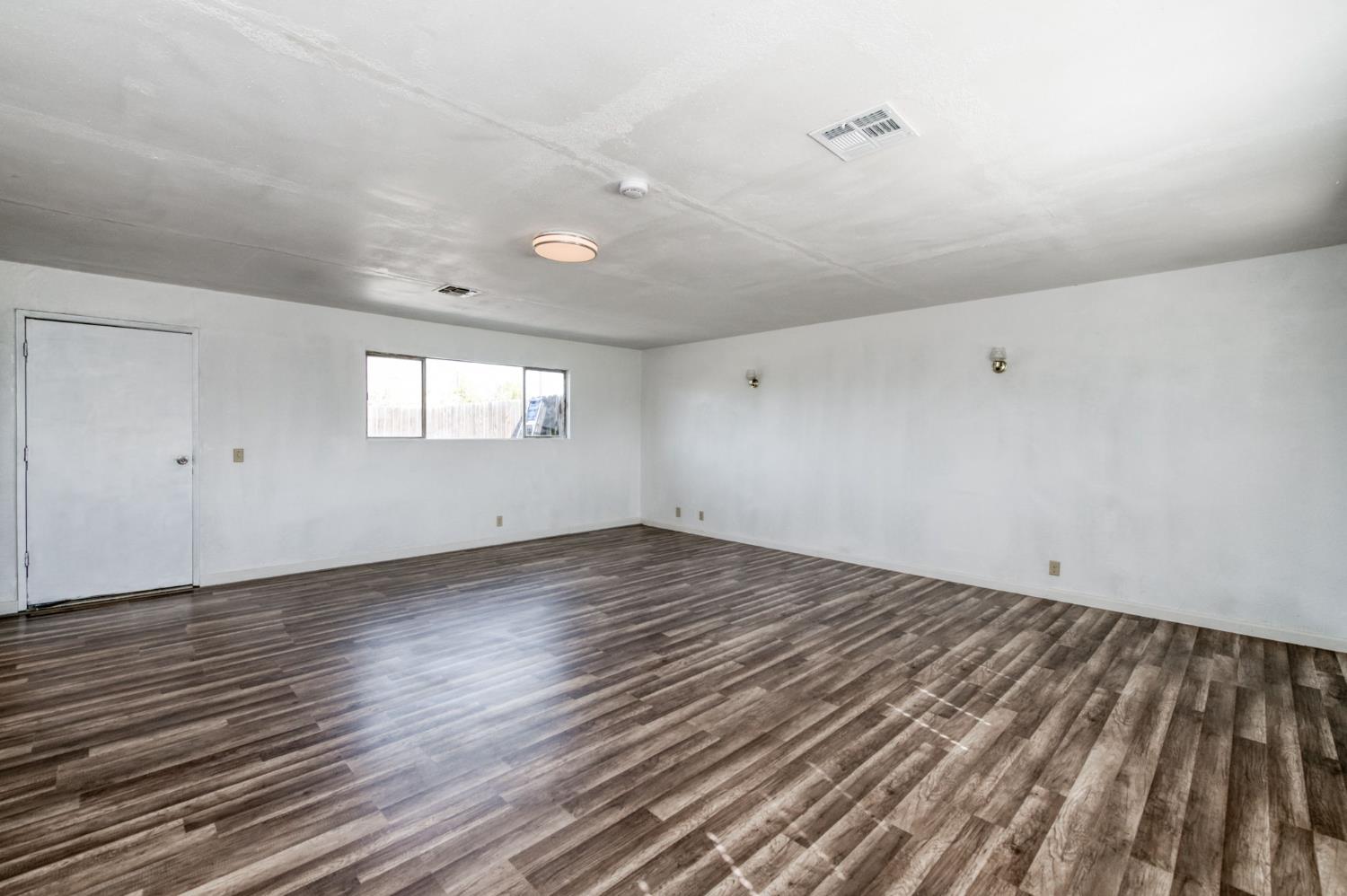 3448 W Peralta Way, Fresno, CA 93722