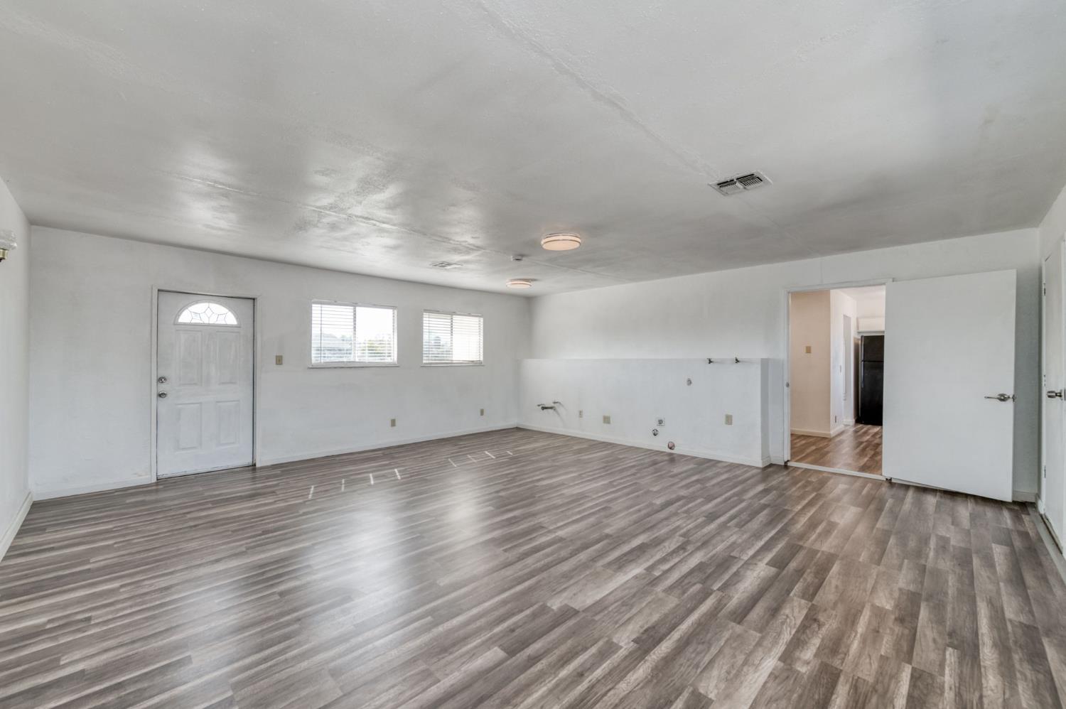 3448 W Peralta Way, Fresno, CA 93722