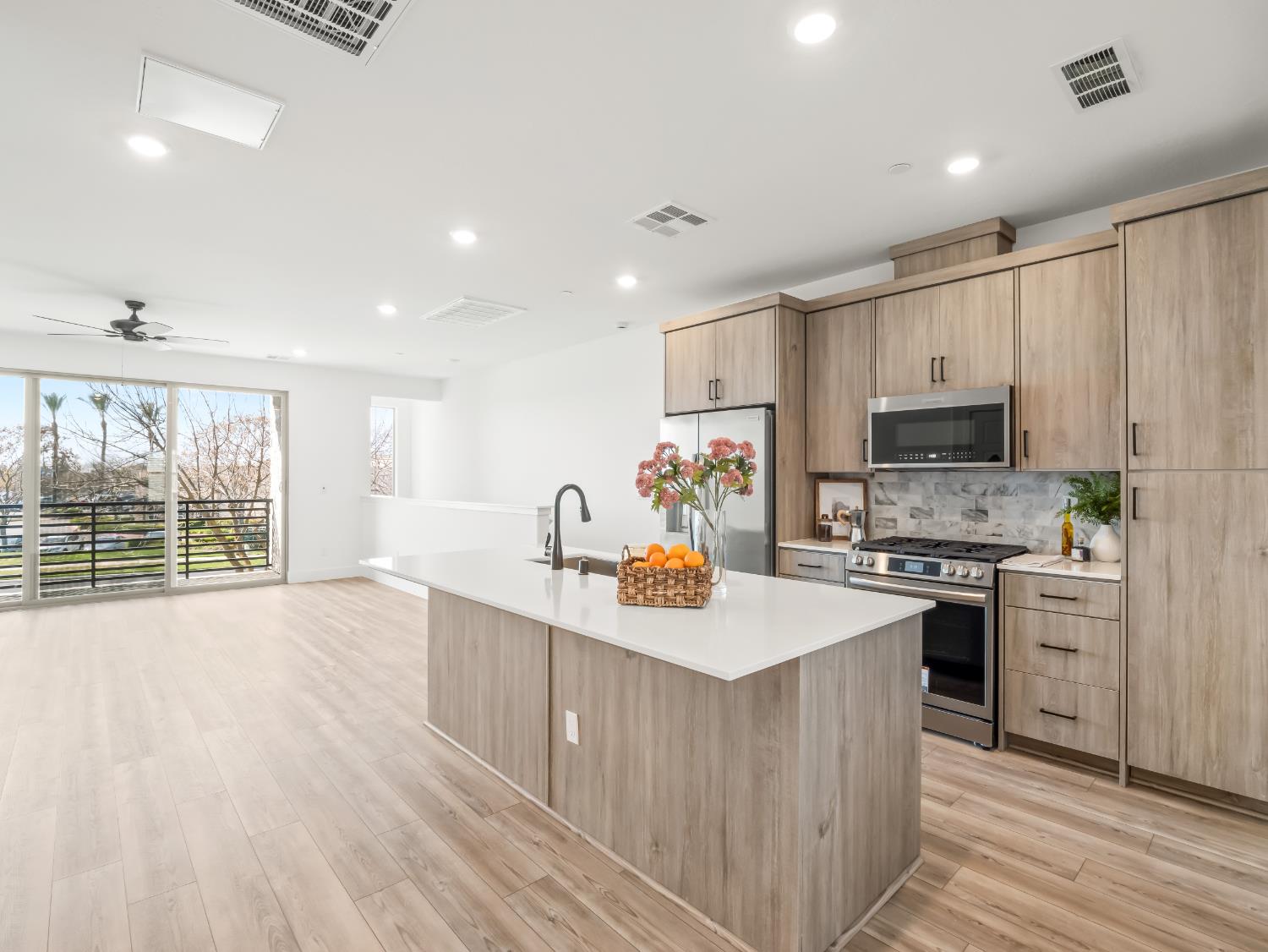 602 W Mahogany Ln, Clovis, CA 93611