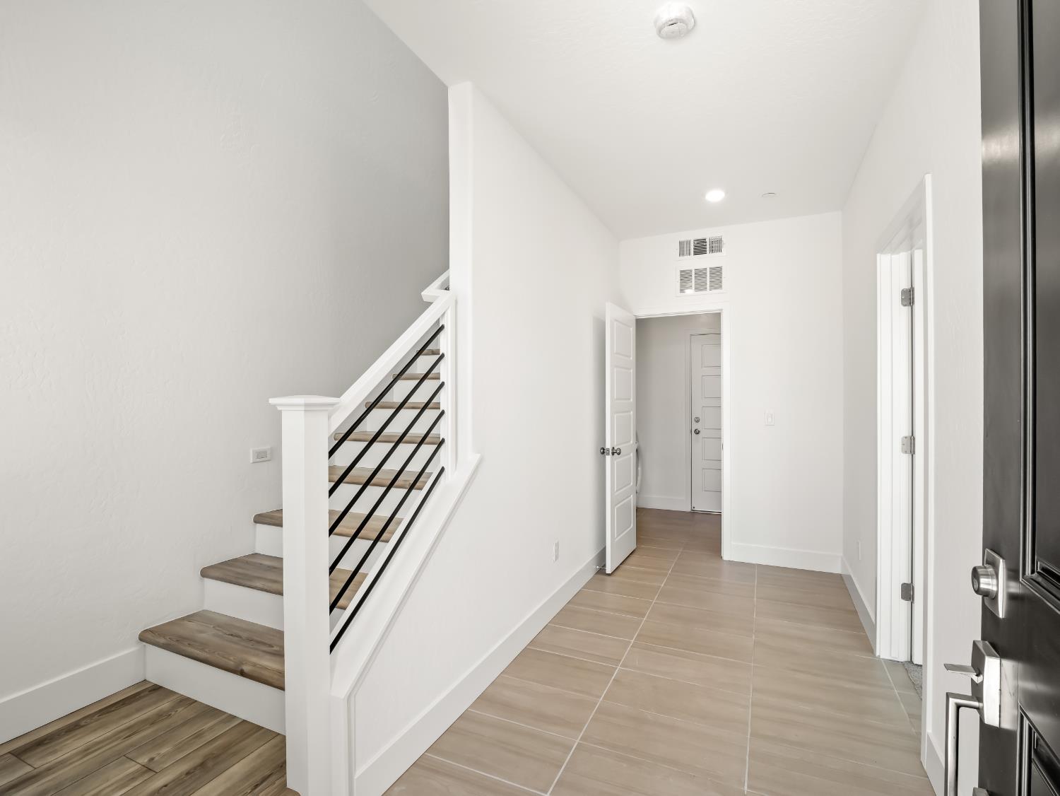 602 W Mahogany Ln, Clovis, CA 93611