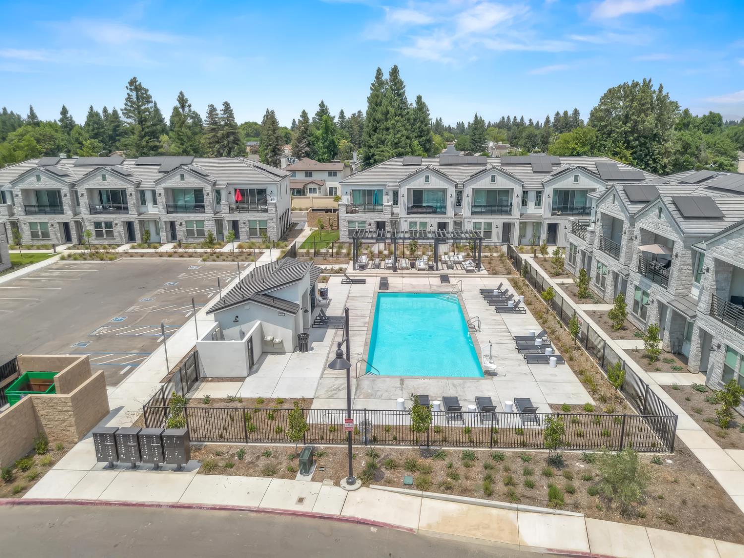 602 W Mahogany Ln, Clovis, CA 93611