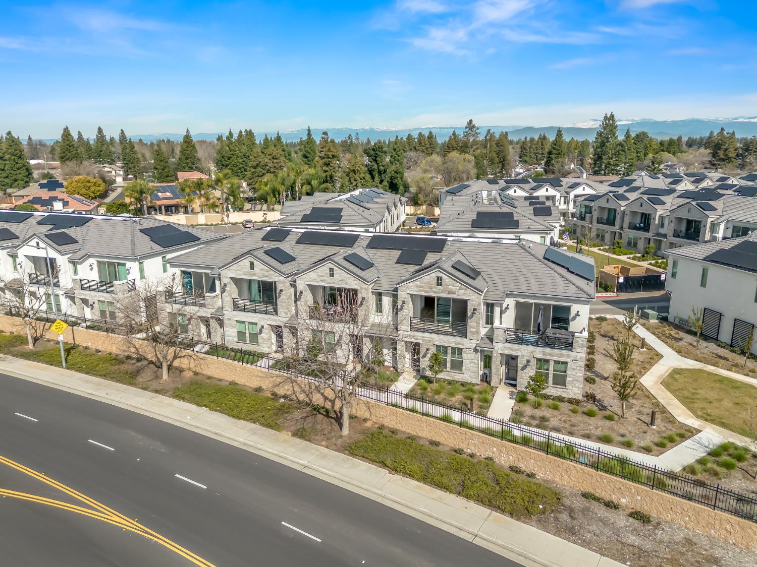 602 W Mahogany Ln, Clovis, CA 93611