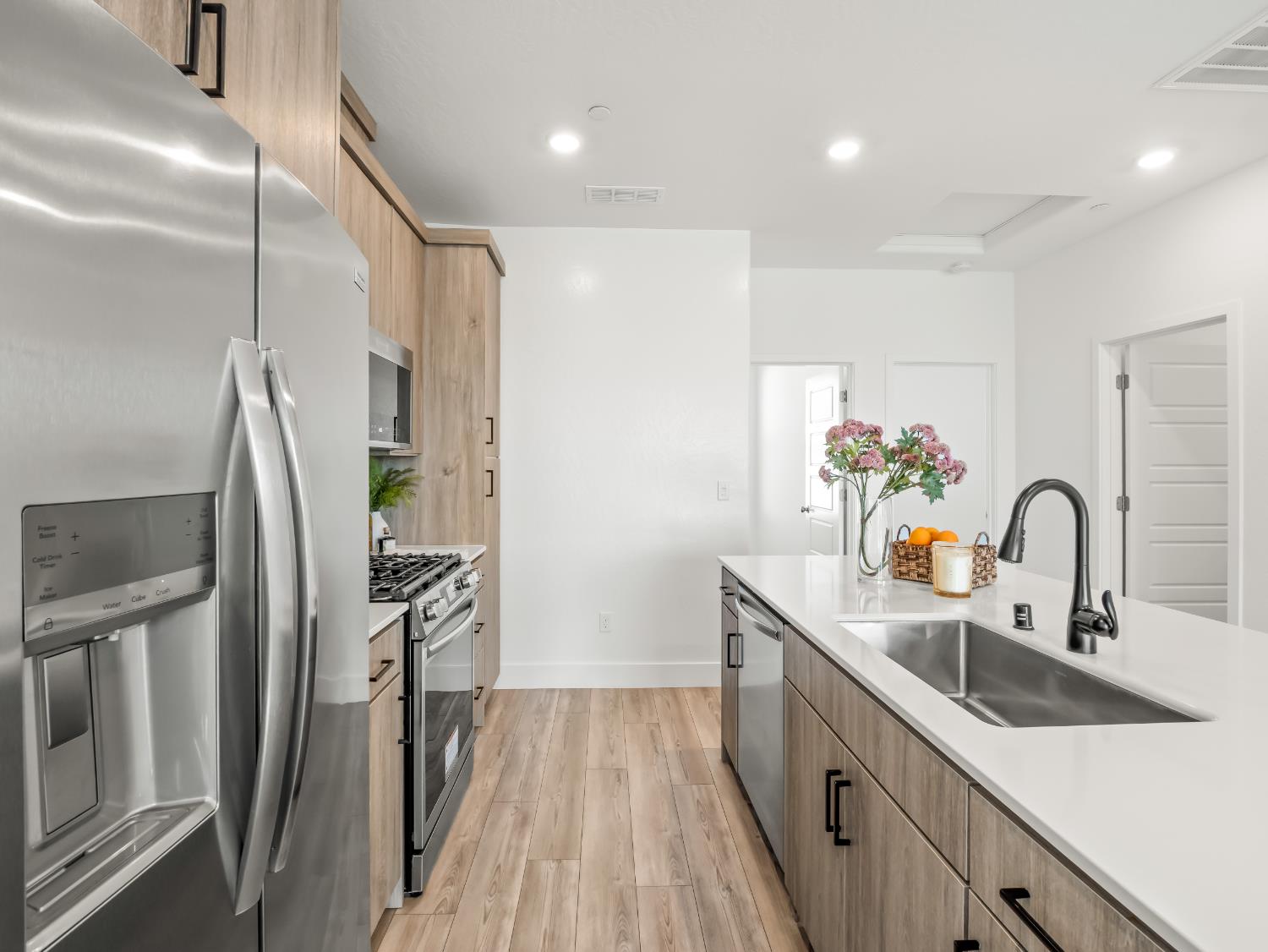 602 W Mahogany Ln, Clovis, CA 93611