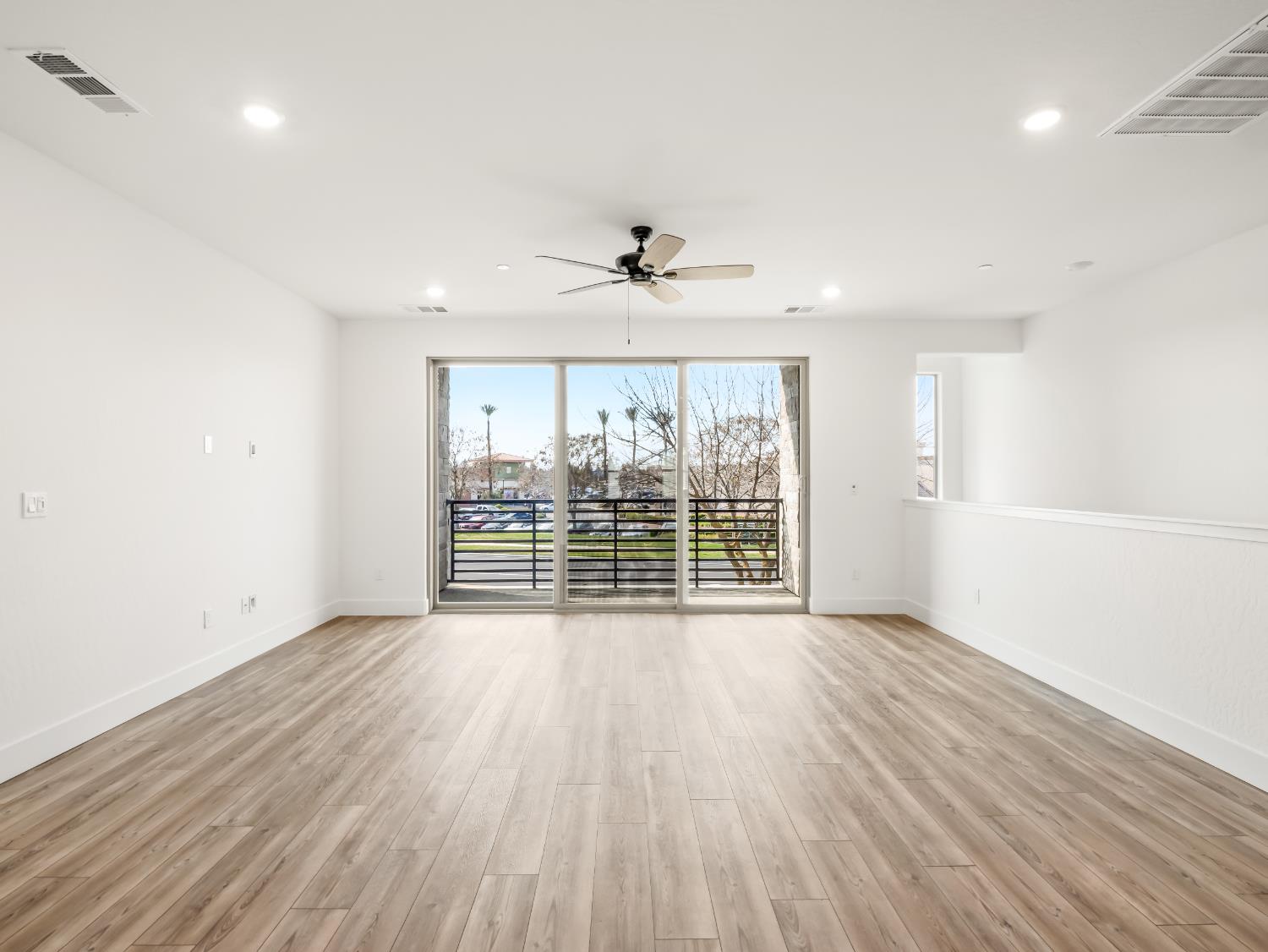 602 W Mahogany Ln, Clovis, CA 93611