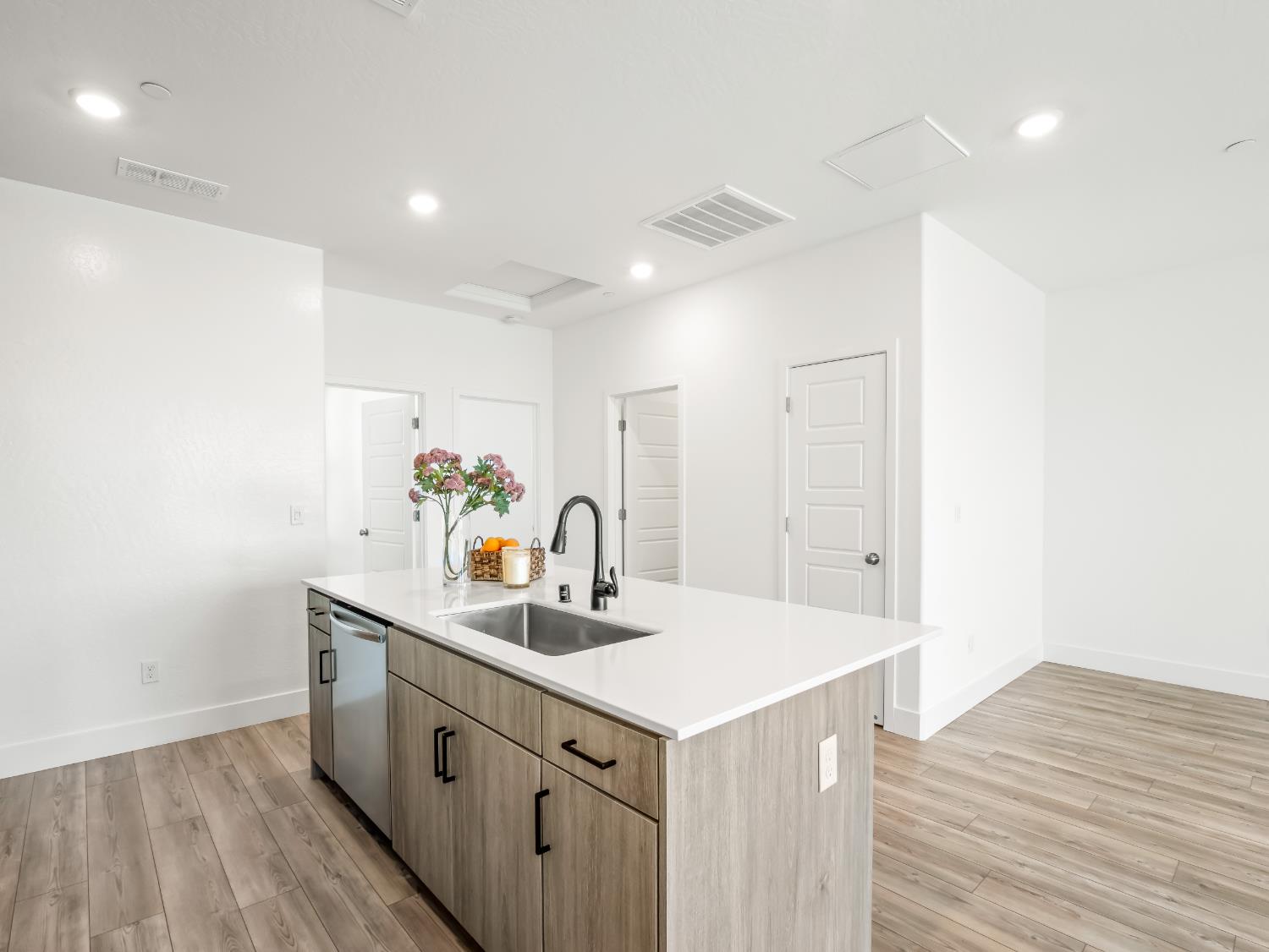 602 W Mahogany Ln, Clovis, CA 93611