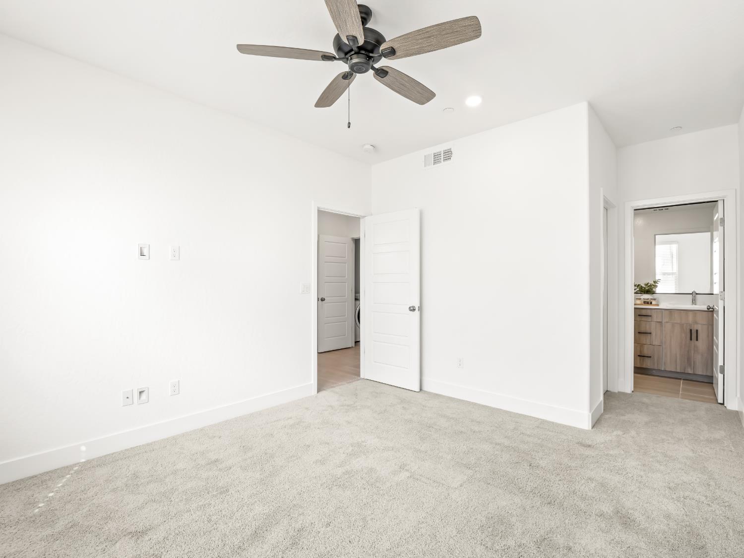 602 W Mahogany Ln, Clovis, CA 93611